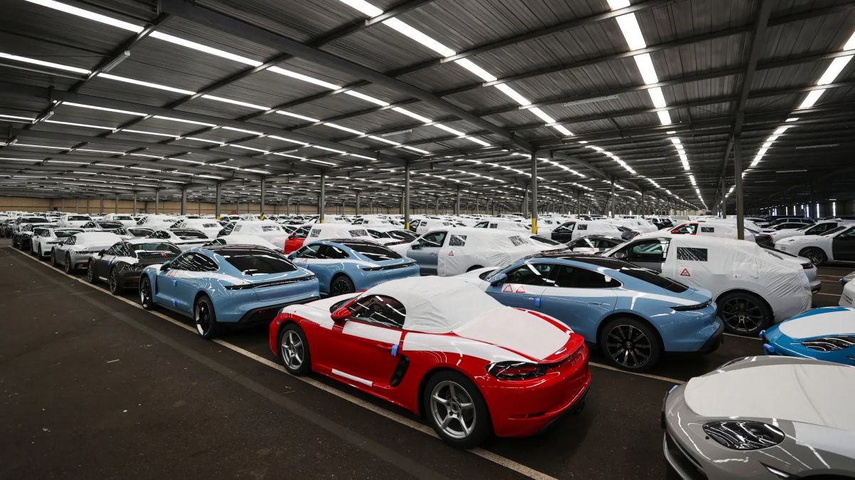 used car exports,  Georgia,  Russia,  sanctions,  auto market,  re-export,  US cars,  Caucasus,  trade embargo,  customs union