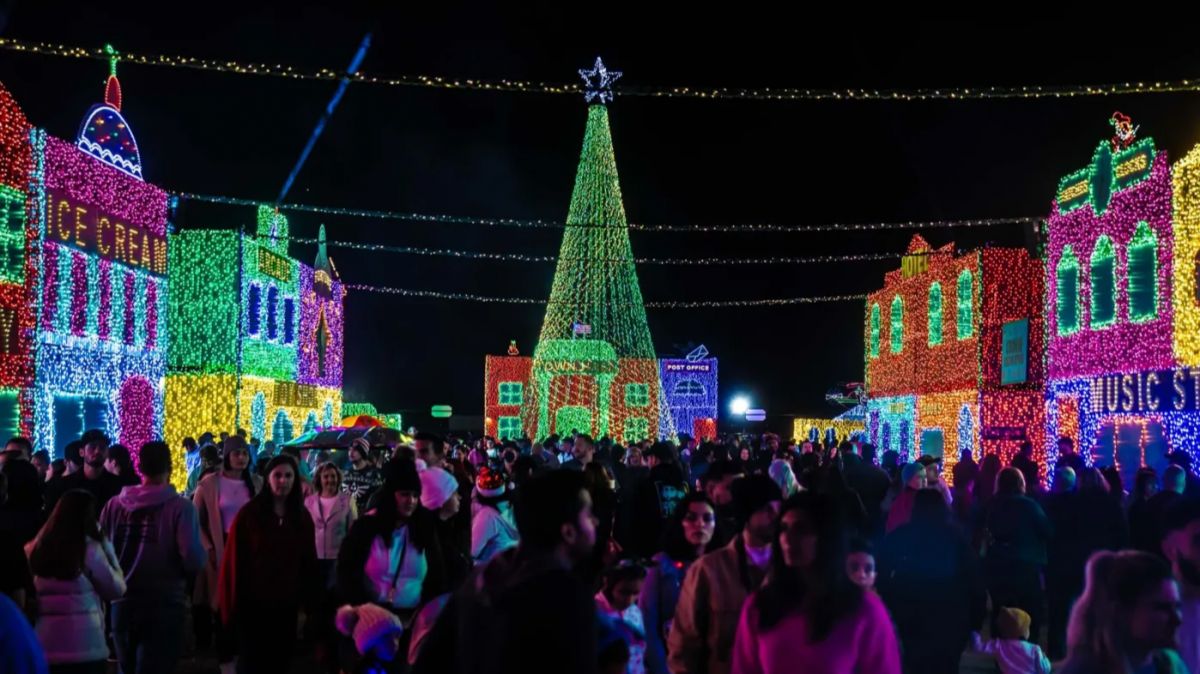 Spalding Christmas lights,  &pound;70K illuminations,  South Holland District Council,  Christmas Celebration,  Christmas events,  Buddy the Elf,  fancy dress competition