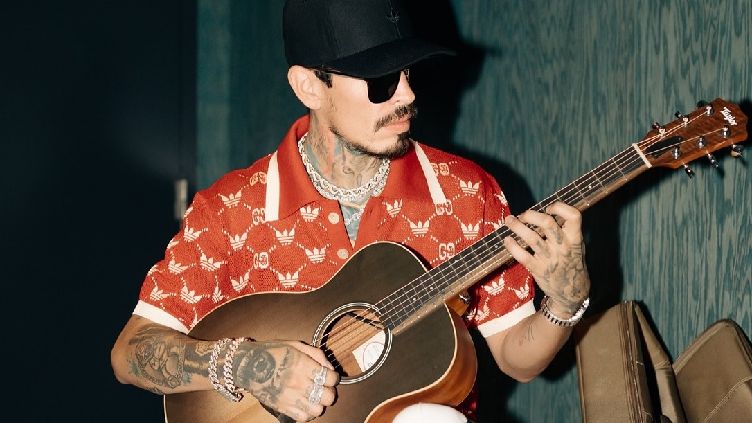 Shaboozey,  A Bar Song (Tipsy),  2024 country music,  country rap fusion,  Black country artists,  Billboard Hot 100,  genre-blending music,  country drinking songs,  country music evolution,  cross-genre collaboration