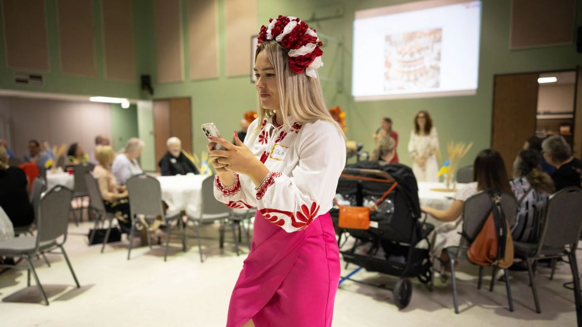 Ukrainian refugee,  Christmas away from family,  grief during the holidays,  Maria Romanenko,  UK Christmas,  refugee challenges,  war-related trauma,  support for Ukraine,  Russian invasion,  UK government support.