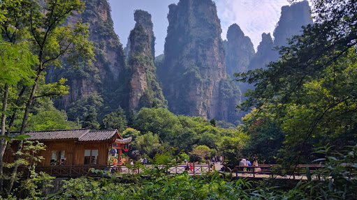 Zhangjiajie,  Avatar,  Hallelujah Mountains,  China&rsquo;s first national park,  Wulingyuan Scenic Area,  UNESCO heritage,  quartzite sandstone pillars,  Bailong Elevator,  Tianzi Mountain,  Yellow Stone Village