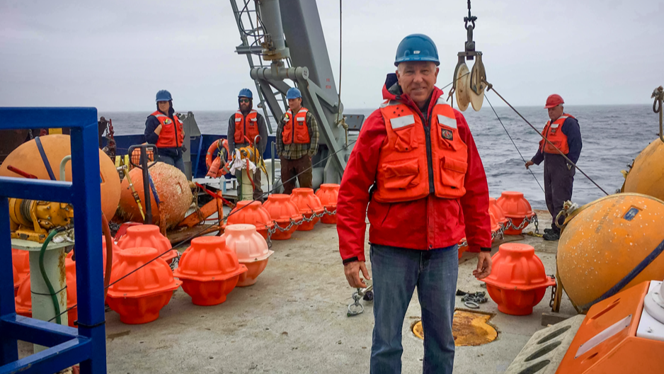 AMOC,  Atlantic Meridional Overturning Circulation,  climate regulation,  ocean currents,  global warming,  extreme weather,  marine ecosystems,  National Oceanography Centre,  RRS Discovery,  climate models