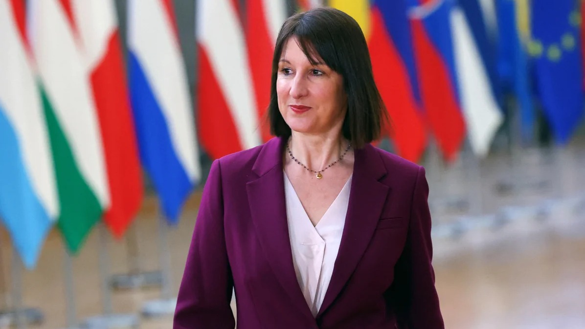 Rachel Reeves,  Chancellor,  China,  UK borrowing costs,  economic ties,  trade relations,  government borrowing,  economic challenges,  market instability,  UK pound