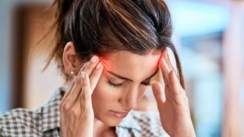 ​  Yoghurt, Spinach, Watermelon, Ginger,  ​Wheat-grain toast, 5 foods to eat when suffering from headache