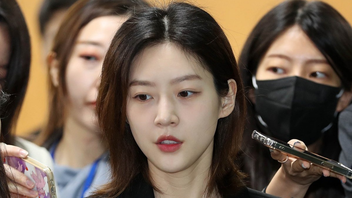Kim Sae-ron,  South Korean actress,  celebrity culture,  toxic entertainment industry,  mental health stigma,  South Korea,  public scrutiny,  media pressure,  unforgiving standards,  career pressure