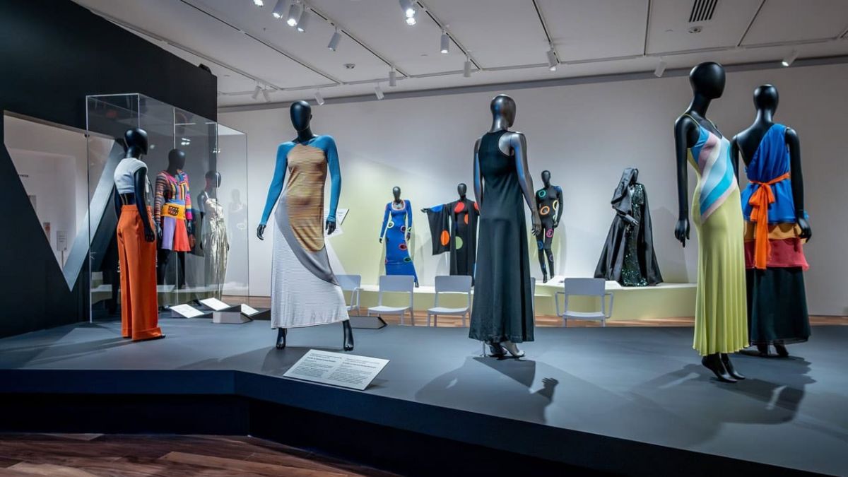 fashion museum,  online catalogue,  historical garments,  digital archive,  fashion industry,  vintage couture,  contemporary designs,  sustainable fashion,  virtual exhibitions,  fashion history.