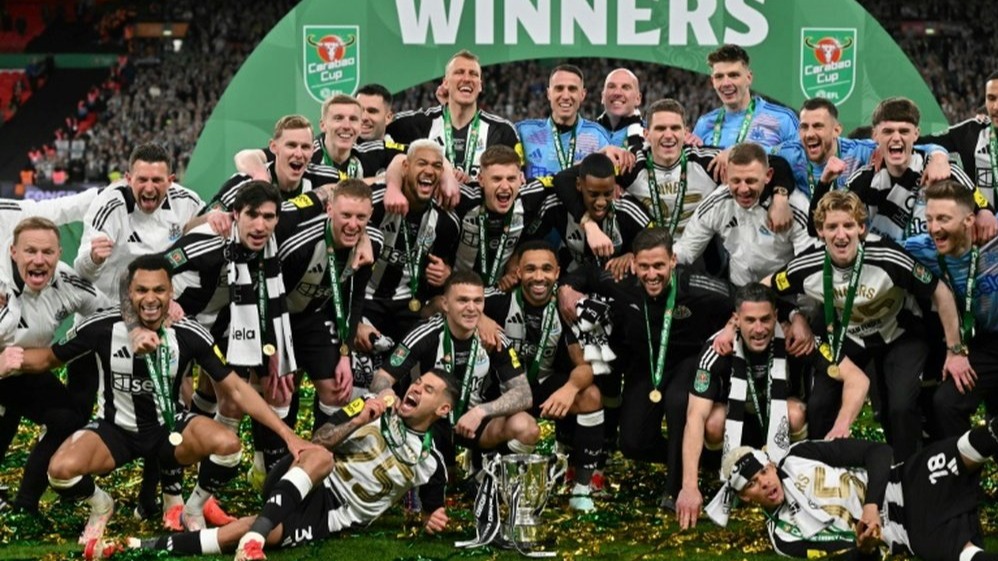 Newcastle celebrations,  Newcastle victory,  football celebrations,  fans and players,  Newcastle supporters,  team success,  dressing room cheers,  social media celebrations,  passionate supporters,  local businesses