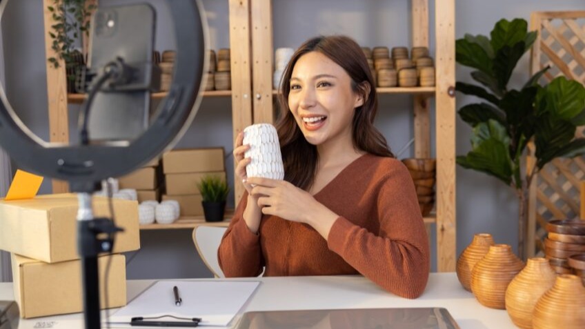 live shopping,  what is live shopping,  live shopping trend,  future of e-commerce,  interactive shopping,  social commerce,  live stream shopping,  online retail trends,  TikTok shopping,  Instagram Live shopping