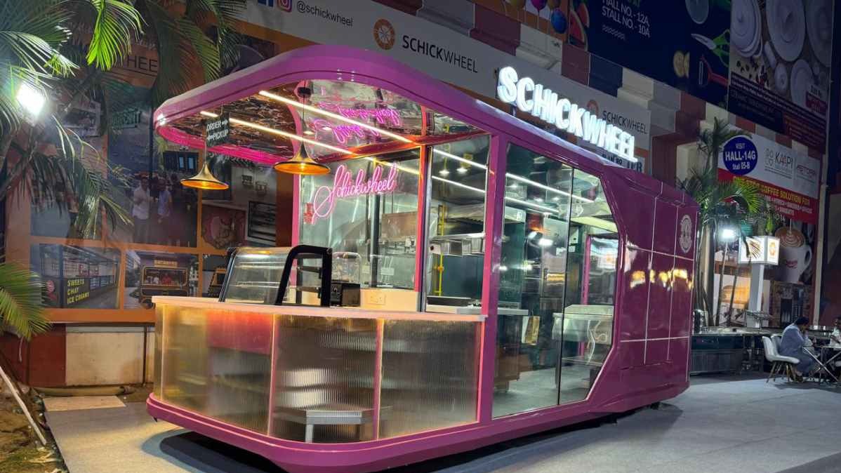 mobile businesses,  businesses on wheels,  mobile food trucks,  mobile grooming services,  van-trepreneurs,  global entrepreneurship,  mobile cinemas,  rural France businesses,  India mobile ventures,  Kenya business trends