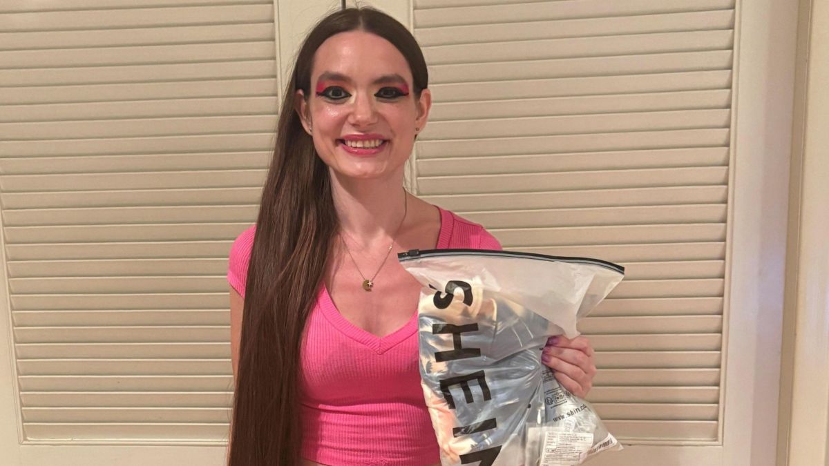 impulse buying,  emotional spending,  online shopping spree,  retail therapy,  $400 shopping spree,  coping with stress,  financial guilt,  impulse control,  shopping addiction,  buying out of anxiety