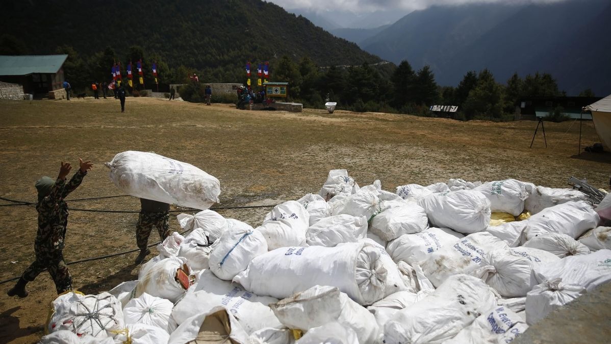Pradeep Sangwan , trash,  Himalayas, plastic,  glass bottles