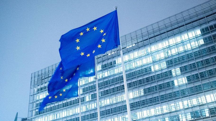 Europe digital sovereignty,  dependence on US tech,  cloud computing in Europe,  GDPR and competition policy,  Digital Markets Act,  European innovation ecosystem,  multi cloud adoption,  open source strategy,  semiconductor manufacturing Europe,  data protection and privacy