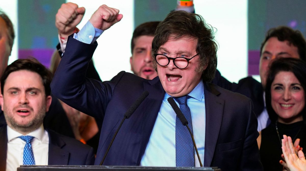 Argentina,  Javier Milei,  Milei convoy attack,  political unrest,  economic reforms,  Argentina protests,  presidential security,  austerity measures,  public anger,  instability