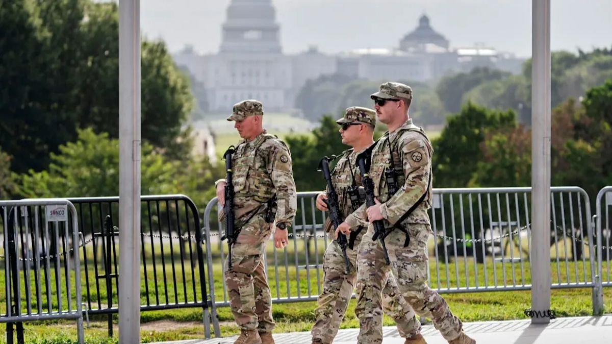 National Guard,  Donald Trump,  US cities,  civil unrest,  crime,  immigration,  federal enforcement,  constitutional conflict,  Posse Comitatus Act,  executive authority