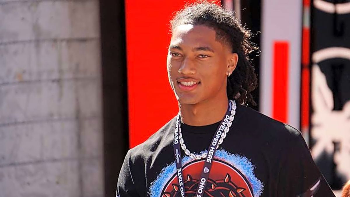 Chris Henry Jr,  Oregon Ducks, why Chris Henry Jr delaying signing benefits Oregon Ducks,  psychological impact of delayed commitment in college recruiting,  how signing delay gives Oregon a strategic edge,  analysis of Chris Henry Jr&rsquo;s recruiting flip decision, Oregon Ducks&rsquo; leverage from Chris Henry Jr&rsquo;s delayed commitment, NCAA recruiting, Ohio State Buckeyes, USC Trojans