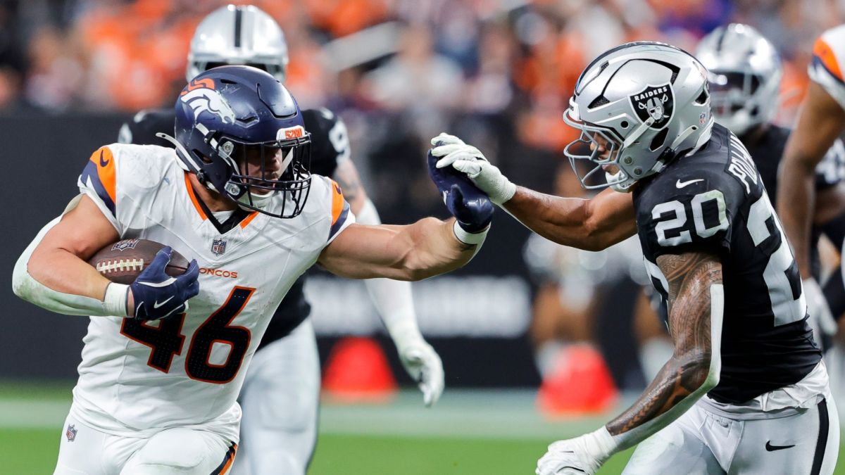 Raiders,  Broncos,  Daniel Carlson,  Barstool Sports,  Dave Portnoy, Las Vegas Raiders, impact of Raiders last second field goal on betting results,  Broncos vs Raiders betting outcome analysis,  how final field goal shifted betting lines,  Raiders last second score betting implications