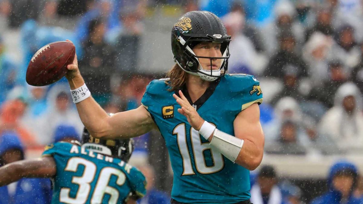 Daniel Jones,  Colts vs Jaguars, Jacksonville Jaguars,  Indianapolis Colts,  Riley Leonard,  AFC South, Jaguars defensive dominance vs Colts analysis,  how Jacksonville secured 11th straight home win,  key defensive factors in Jaguars victory,  Jacksonville&rsquo;s home streak defensive breakdown