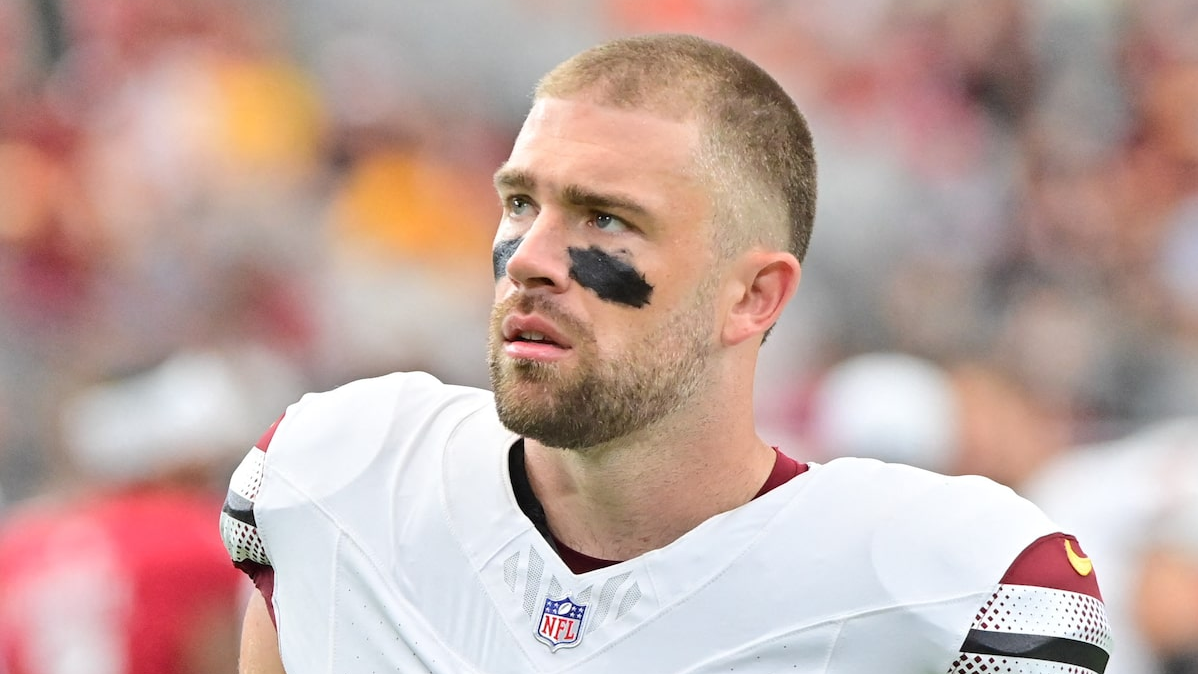 Zach Ertz injury update,  Commanders vs Vikings, Zach Ertz,  ACL injury,  Commanders offense,  NFL injury, Zach Ertz torn ACL fear update,  impact of Ertz injury on Commanders offense,  Washington Commanders offensive struggles,  severity of Zach Ertz knee injury