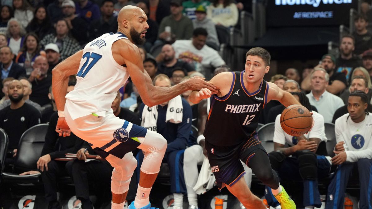 Collin Gillespie,  Phoenix Suns,  Minnesota Timberwolves, clutch performance, Collin Gillespie clutch performance vs Timberwolves analysis,  how Gillespie influenced the Suns latest victory,  breakdown of Gillespie&rsquo;s late-game impact for Phoenix,  key moments defining Gillespie&rsquo;s clutch scoring,  Suns strategic execution in win over Timberwolves, Devin Booker injury