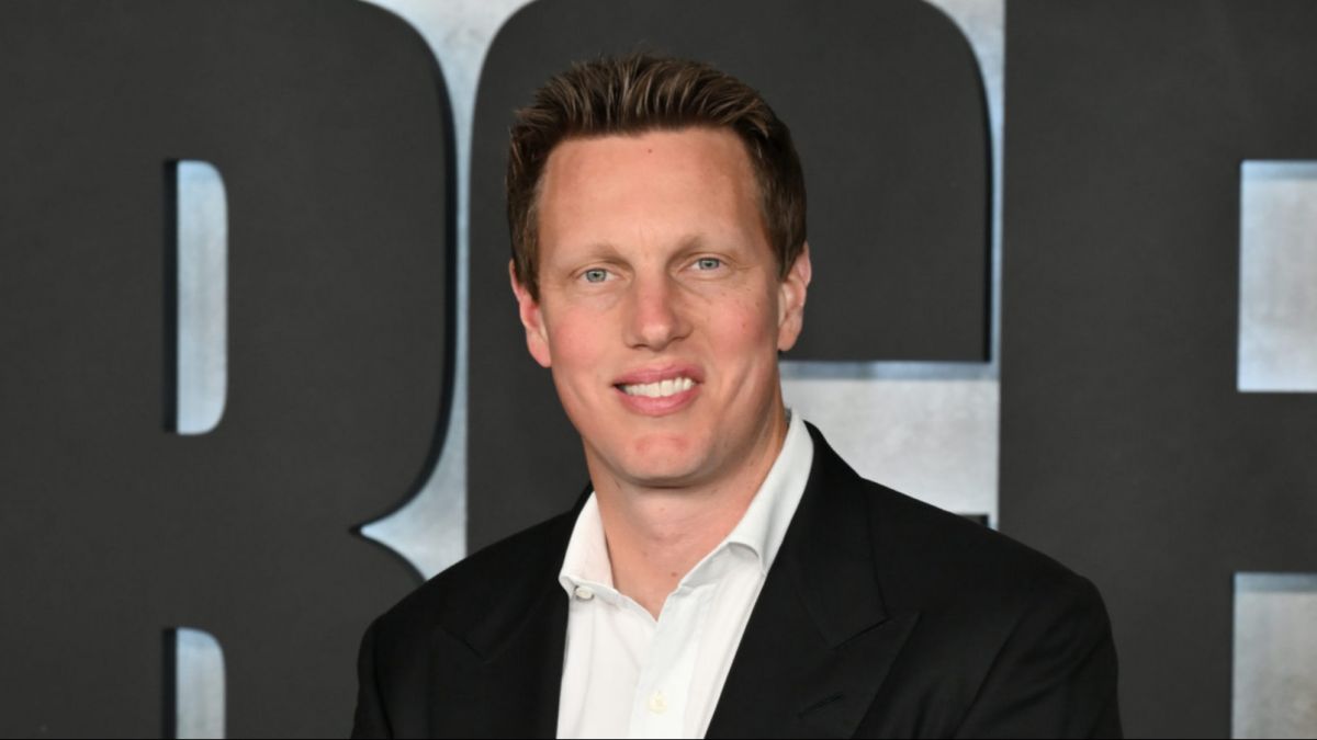 David Ellison,  Paramount Skydance,  Warner Bros. Discovery,  hostile bid,  Netflix, $108 billion bid, financial strategy behind David Ellison&rsquo;s $108B WBD takeover bid,  political implications of Ellison&rsquo;s push for Warner Bros. Discovery,  analysis of Ellison&rsquo;s hostile acquisition approach,  breakdown of funding and leverage in the $108B bid