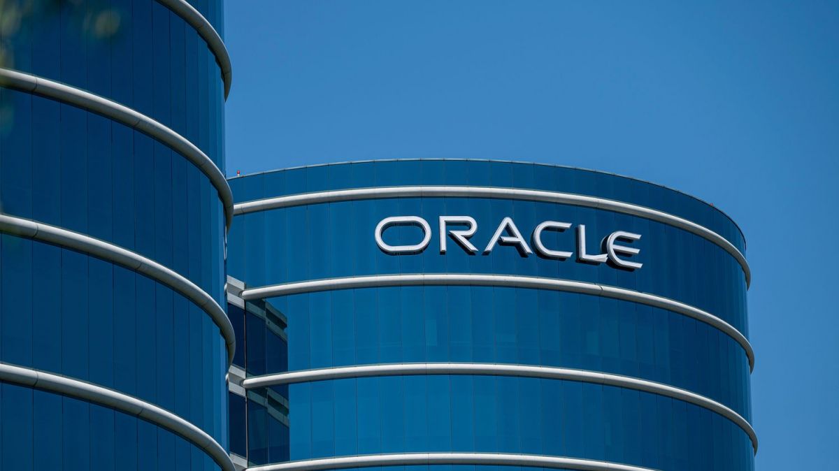 Oracle stock,  ORCL, tech stocks,  earnings report, market reaction to Oracle mixed earnings report,  factors driving Oracle&rsquo;s 10% stock slide,  analysis of Oracle stock drop after earnings,  investor response to Oracle financial results,  reasons behind sharp decline in Oracle shares, detailed review of Oracle&rsquo;s earnings-driven market movement