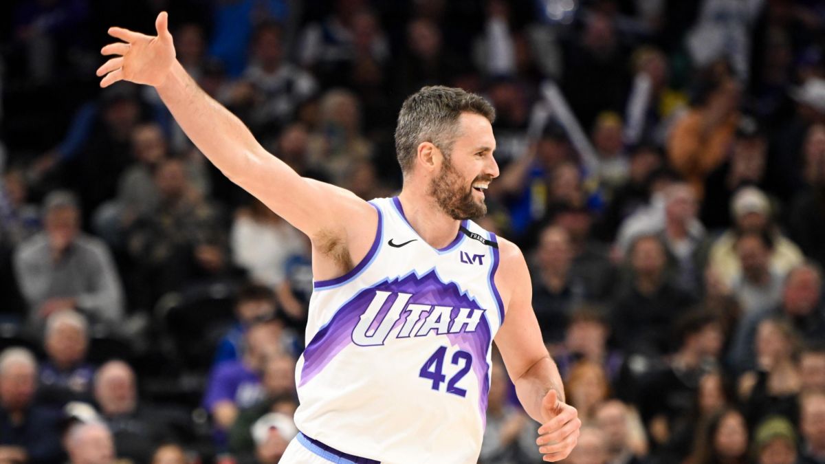 Utah Jazz,  Memphis Grizzlies,  Keyonte George, Kevin Love,  Jazz vs Grizzlies, role of Kevin Love&rsquo;s third quarter scoring surge,  impact of Love&rsquo;s scoring on Jazz vs Grizzlies momentum,  analysis of momentum shift in Jazz Grizzlies game,  how Kevin Love changed game flow in third quarter,  breakdown of third quarter performance by Kevin Love