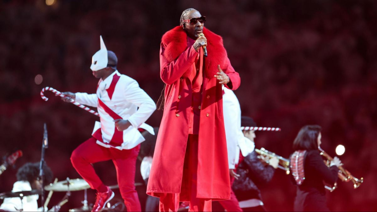 Snoop Dogg Vikings halftime show 2025,  Andrea Bocelli Christmas Day performance NFL,  Lainey Wilson Snoop Dogg collaboration,  Snoop&rsquo;s Holiday Halftime Party recap,  K-Pop Demon Hunters halftime show,  Netflix NFL Christmas 2025 highlights,  Martha Stewart Snoop Dogg Christmas story,  Andrea and Matteo Bocelli White Christmas,  Snoop Dogg Christmas in Minnesota song,  U.S. Bank Stadium halftime show results