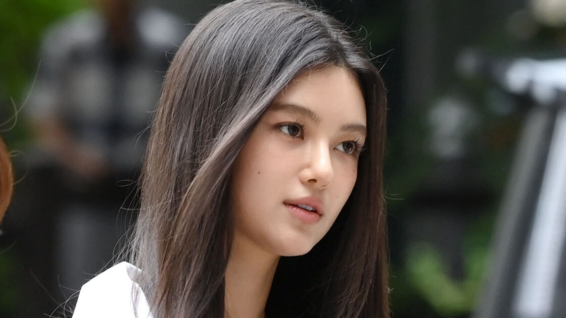 ADOR terminates Danielle contract,  NewJeans Danielle leaving group,  Danielle Marsh contract termination news,  ADOR vs NewJeans legal update 2025,  NewJeans member lineup 2026,  Hanni returns to ADOR,  Minji NewJeans contract status,  HYBE NewJeans dispute December 2025,  Danielle Marsh lawsuit ADOR,  NewJeans 4 members comeback