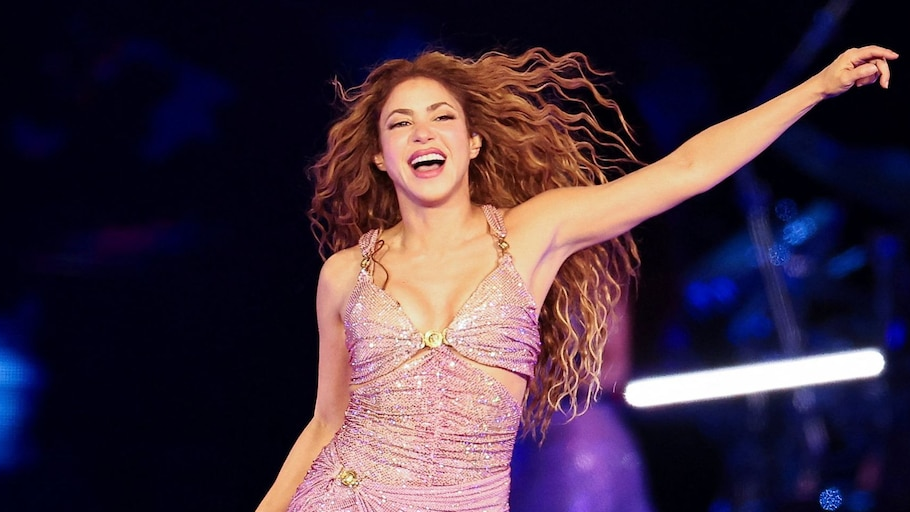 Shakira Miami New Year&rsquo;s Eve 2026 performance recap,  Las Mujeres Ya No Lloran World Tour 2025 highlights,  Shakira CNN New Year&rsquo;s Eve Live Hard Rock Hollywood,  Shakira 2025 Grammy win Best Latin Pop Album,  Shakira 2026 tour dates and schedule,  how to watch Shakira Miami concert 2025 online,  Shakira and Bizarrap Vol 53 live performance 2026,  Shakira Billboard Global Touring Icon award 2025,  Shakira Whenever Wherever live Miami 4K,  Shakira Soltera performance New Year&rsquo;s Eve Live
