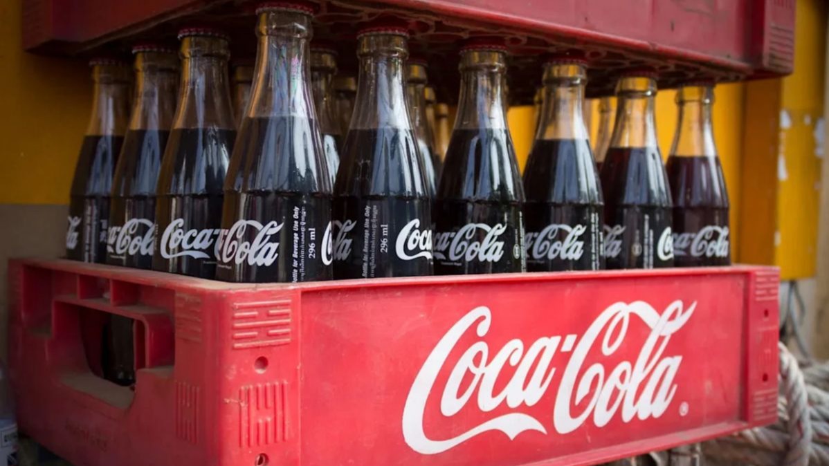 Coca-Cola holiday caravan cancellation,  President Claudia Sheinbaum health request,  Mexicali Christmas parade 2025,  sugary drink promotion ban,  preserving holiday joy and tradition,  corporate sponsorship in public events,  Mexican federal health regulations,  impact of soda on childhood obesity,  seasonal festivities without brand logos,  Coca-Cola's response to health guidance