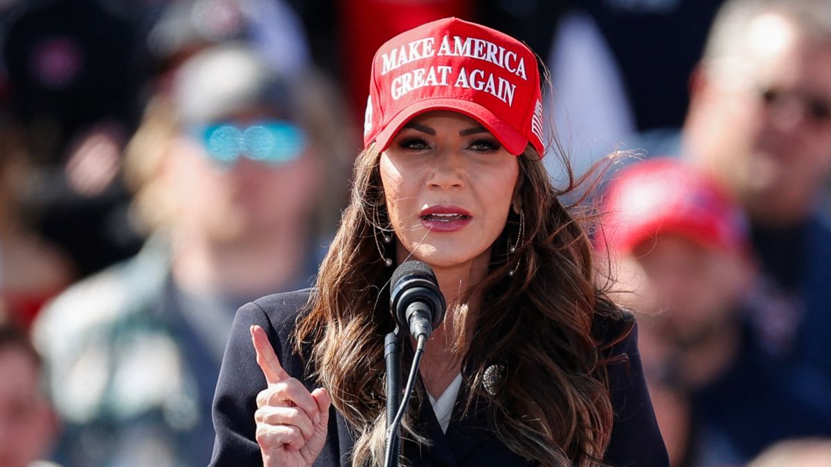 Trump fires Kristi Noem,  Kristi Noem DHS secretary,  Markwayne Mullin biography,  Donald Trump administration news,  DHS leadership change,  US homeland security secretary,  Markwayne Mullin senator Oklahoma,  US politics latest news,  Trump cabinet reshuffle,  US border policy debate