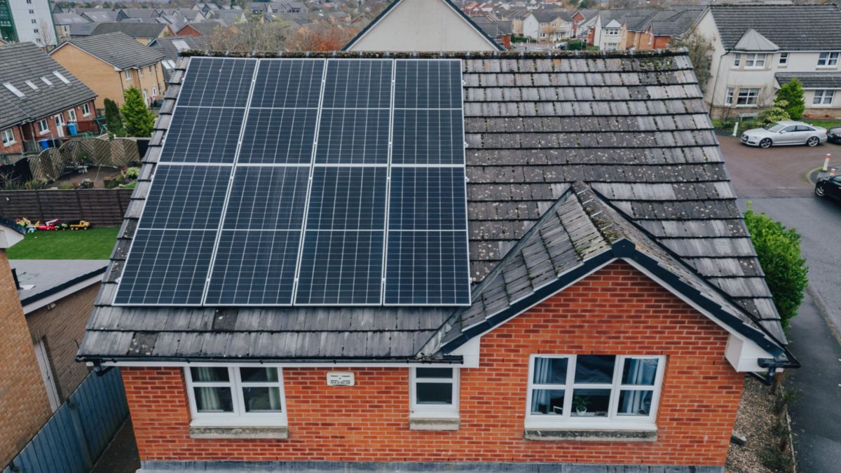 heat pumps for new homes,  plug-in solar systems benefits,  green technology in housing,  energy efficient home solutions,  sustainable home heating systems,  solar powered homes advantages,  eco-friendly home upgrades,  renewable energy for houses,  modern green home design,  heat pump energy savings