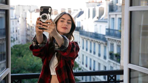 Paris, Americans , Collins , Sex and the City, More youthful, Emily, Carrie Bradshaw's, Emily in Paris, Darren Star