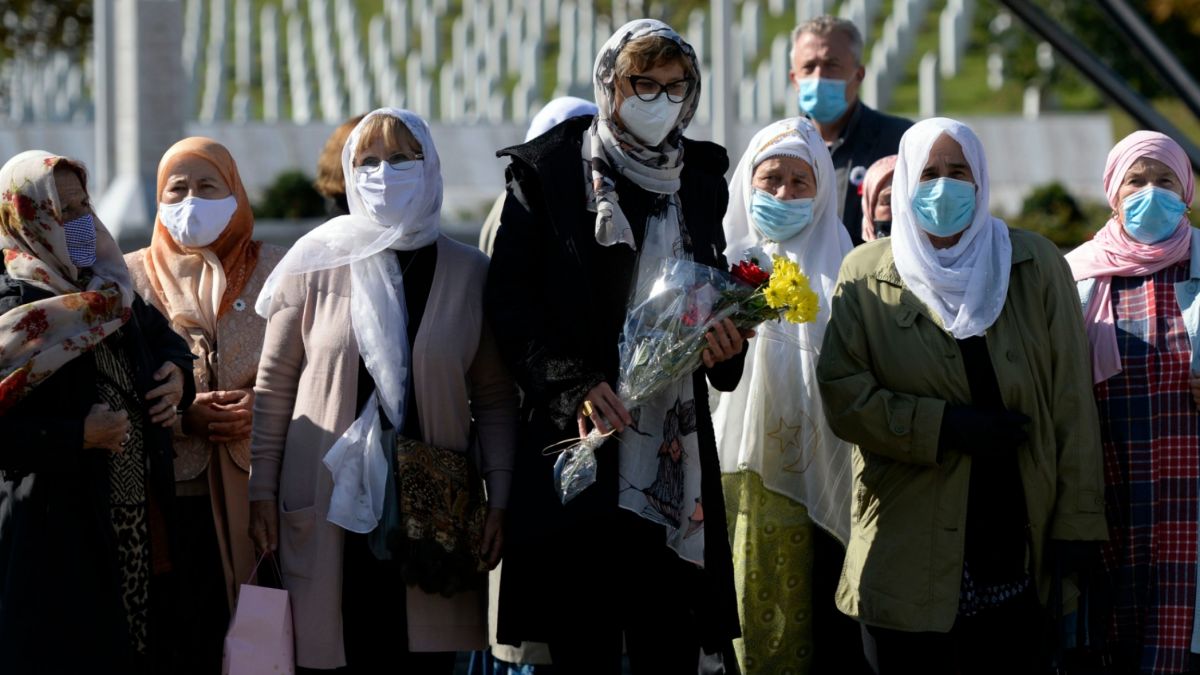 New Bosnian Film On Srebrenica Screened At The Spot Of Slaughter.