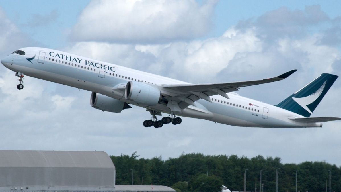 Cathay Pacific , covid-19, local air craft, 2600 unfilled job, Hong Kong banner transporter Cathay Pacific