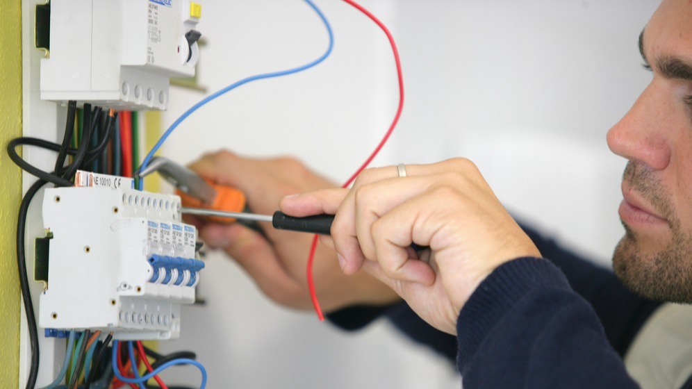 A Hardcore Utility belt. , ' screwdriver. ,  Electrical String. , electrical task , Electric Gadgets