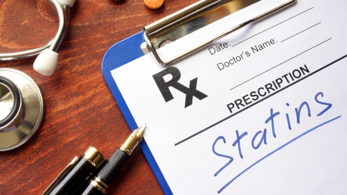 medicine,  symptom , Statins, drug ,  Twelve pill bottles