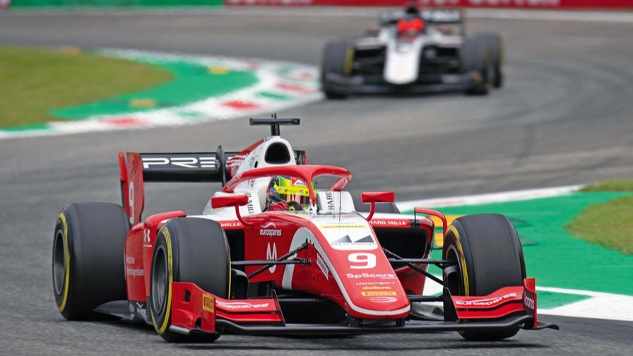 youthful racer , F1, car racing, formula racing, sports news