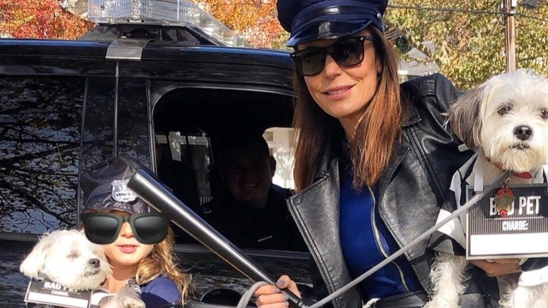 Frankel, hollywood , Genuine Housewives,  red Christmas tree.