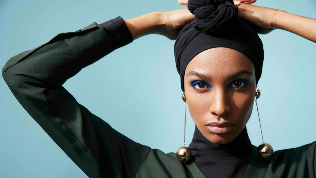Ikram Abdi Omar, Roland Mouret,  Tommy Hilfiger, Hijabi Model ,  Boundaries