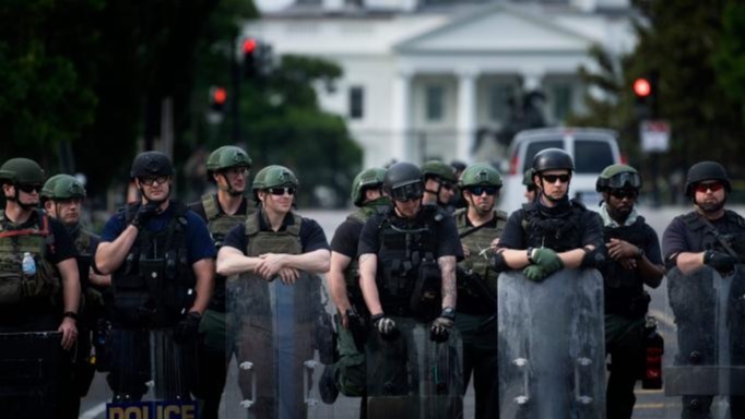 Juliet McKenna, USA ,  Donald Trump , Columbia , us Police