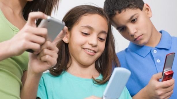 cell phones,  hunt skill, back discomfort, neck pain, Phone