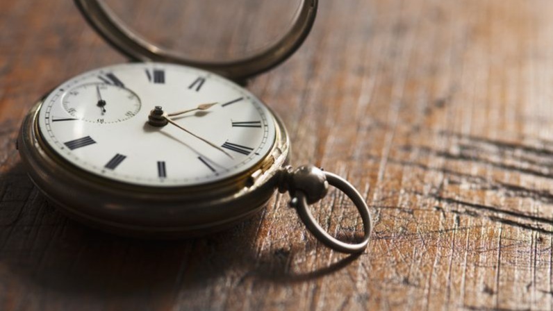 Atomic clocks, vibrations ,  quantum mechanics,  Time limit, clock