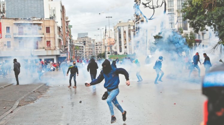 lockdown, demonstrators , Coronavirus , domestic product,  pandemic