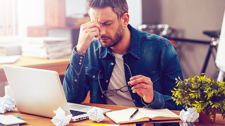 Researchers , Christopher olivola, Stress, One-Upmanship Dictate, presents