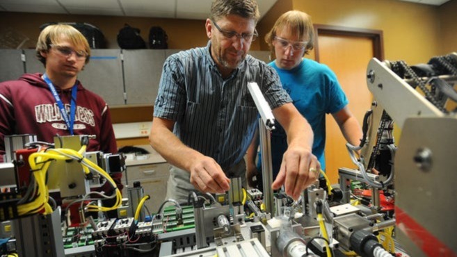 Career Paths, academic pathways, stereotypes, computer technology,  fitness care,  construction