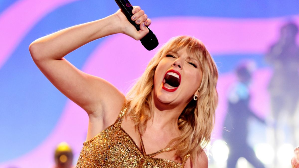 Taylor Swift, Elton John,  David Bowie,  Robbie Williams, Global Icon Award, Jack Whitehall