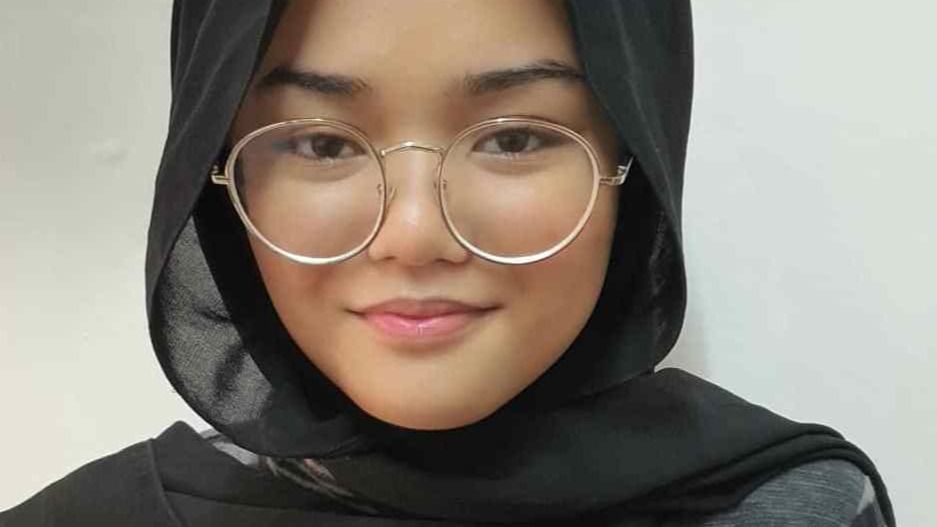 Malaysian school girl Tiktok, Tiktok Malaysian school girl using , Tiktok Girl, Malaysian Girl, Tiktok, Tiktok Malaysian Girl, Ain Husniza Saiful Nizam's