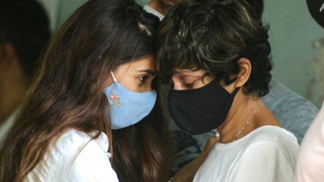 Raj Kaushal , Mandira Bedi , death , photographed , Ronit Roy