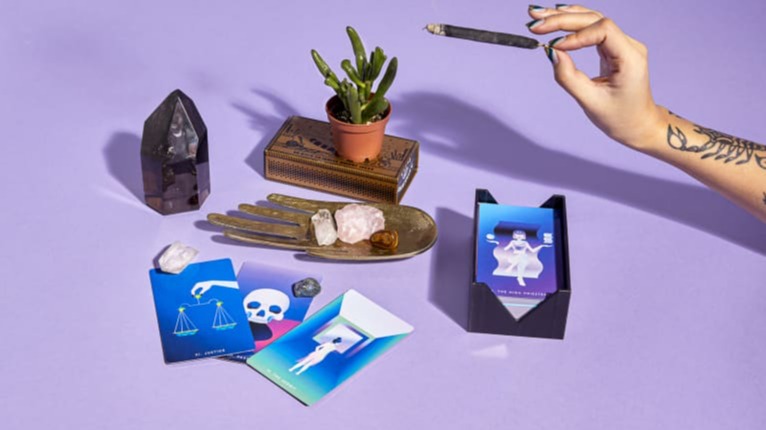 Tarot Cards, Draw the card, Prepare Your Area, people , Own Instincts